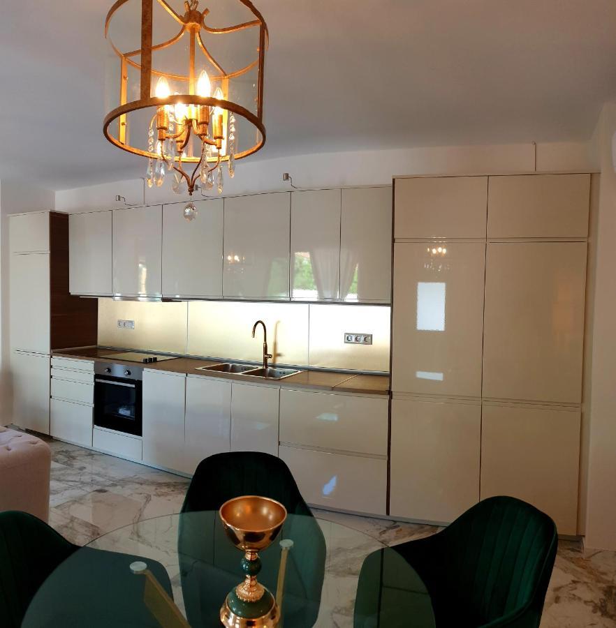Jacuzzi Deluxe Villa Szkála Szotírosz Kültér fotó
