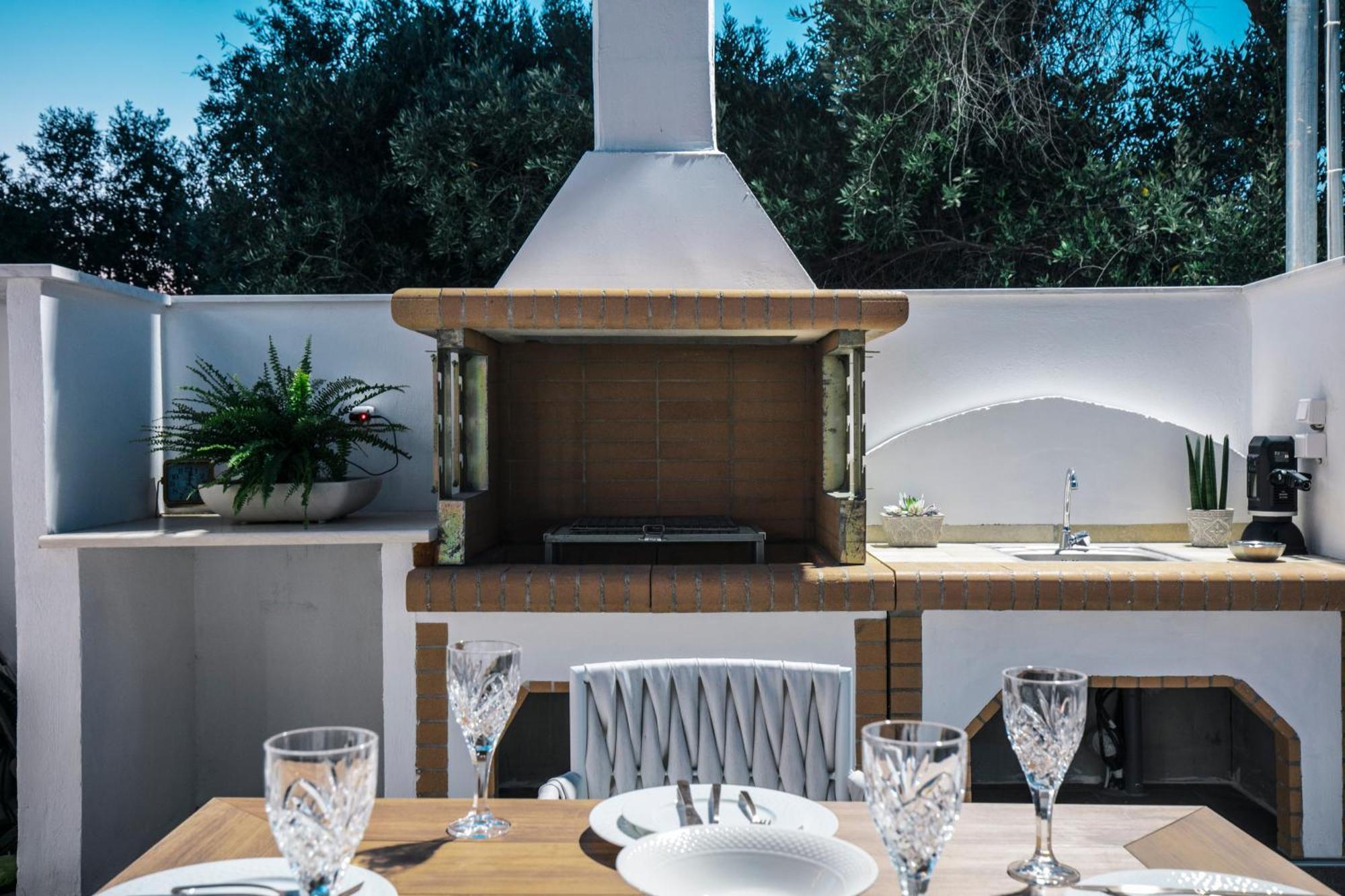 Jacuzzi Deluxe Villa Szkála Szotírosz Kültér fotó